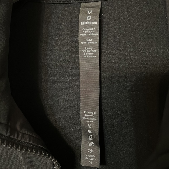 Lululemon jacket. Size medium - Picture 3 of 3